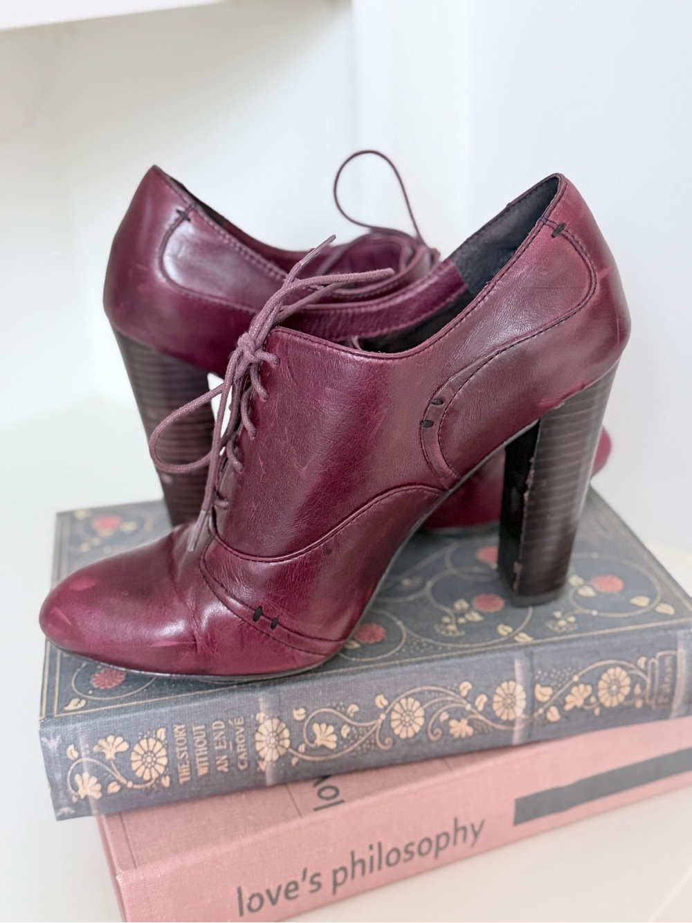 Isola Oxblood Leather Stacked Heel Lace Up Oxford Size 9 Dark Academia